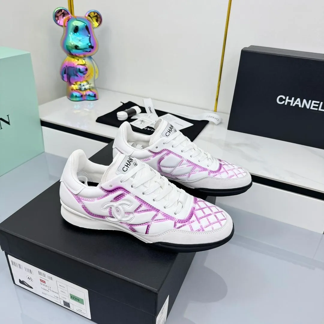 👟👟Ex-factory price 620👟👟 Top version Chanel Chanel - 2025 counter top casual sports shoes This sneaker is a classic design; the upper is electro-embroidered with a variety of techniques; the outsole is fashionable and sporty; it is extraordinary and incorporates a variety of color matching elements... The diversified mix and match is very beautiful and versatile, and can be used for leisure, fashion, sports and outdoor... ꫛꫀꪝ Go➫ Material: ❶Upper is made of: original cowhide ❷Inner lining is made of: original imported sheepskin ❸Outsole is based on: original TPU combination outsole Special counter boutique packaging complete set for women 35–41